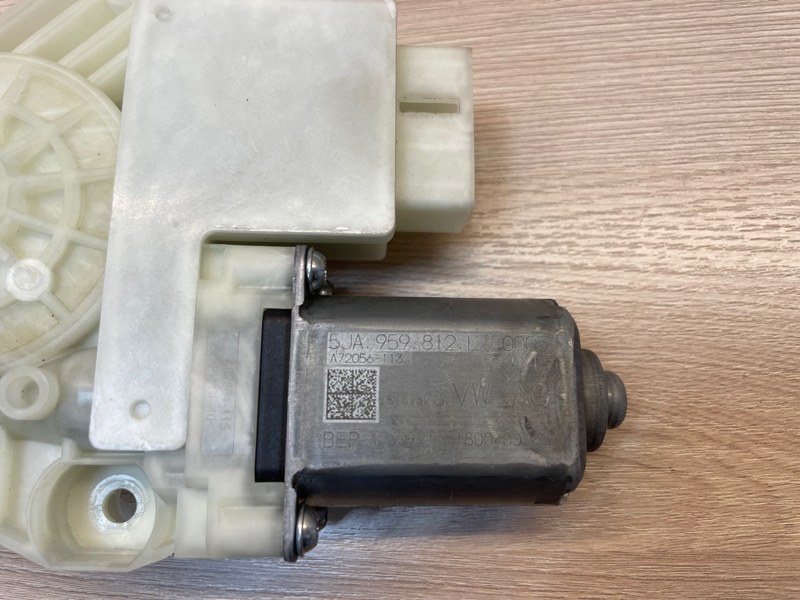 Мотор стеклоподъемника