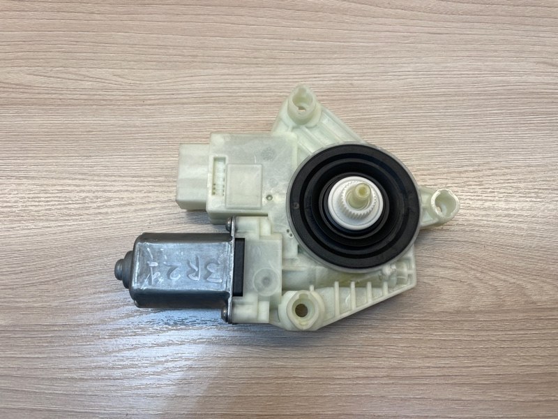 Мотор стеклоподъемника