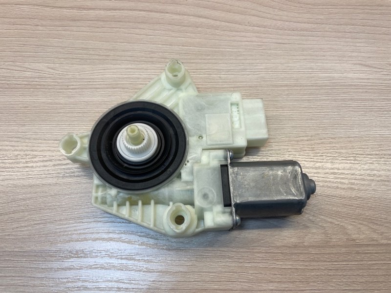 Мотор стеклоподъемника