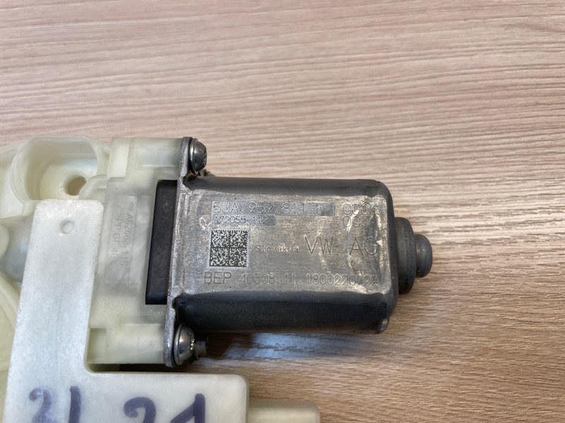 Мотор стеклоподъемника