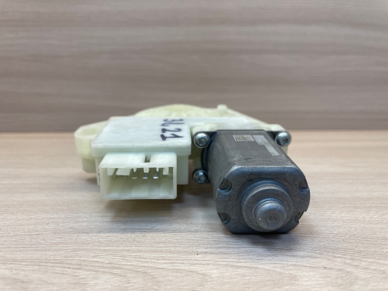 Мотор стеклоподъемника