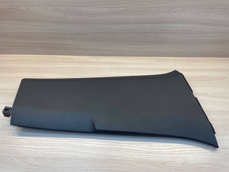 Обшивка средней стойки