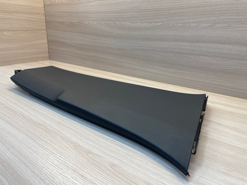 Обшивка средней стойки