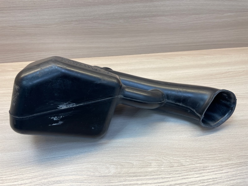 Патрубок воздушного фильтра