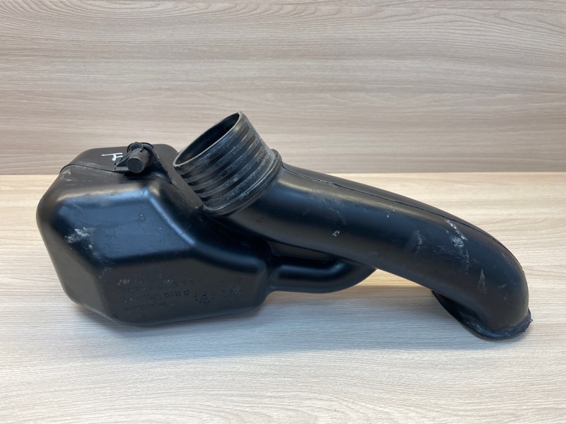 Патрубок воздушного фильтра