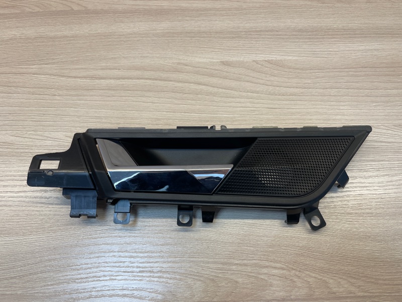 Внутренняя  ручка двери