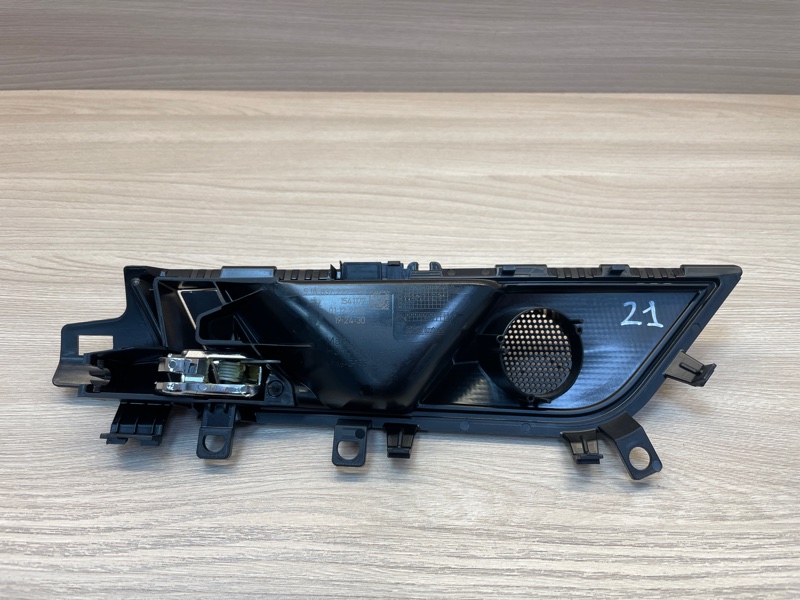 Внутренняя  ручка двери