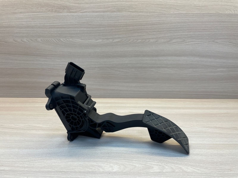 Педаль газа