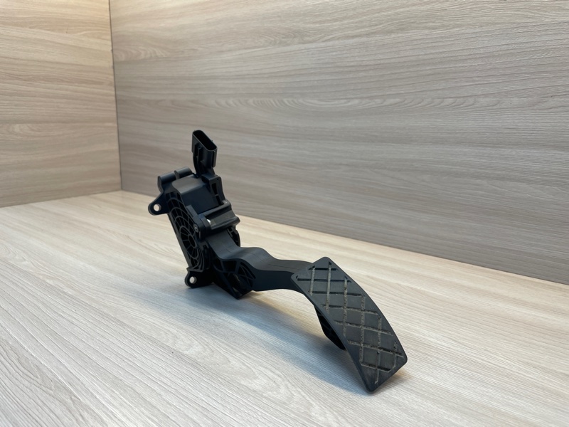 Педаль газа