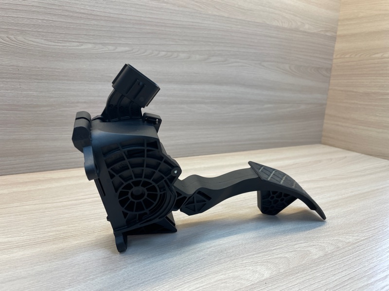 Педаль газа