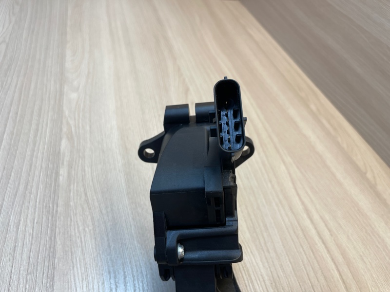 Педаль газа