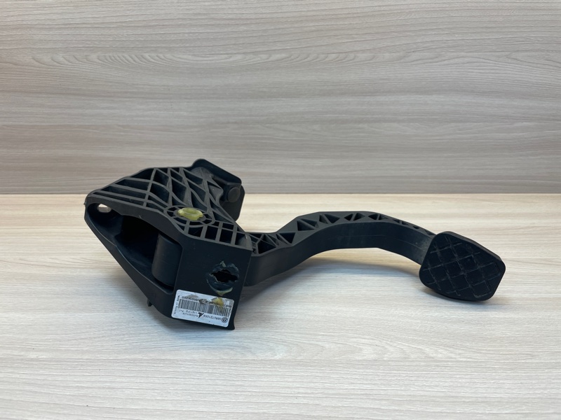 Педаль сцепления