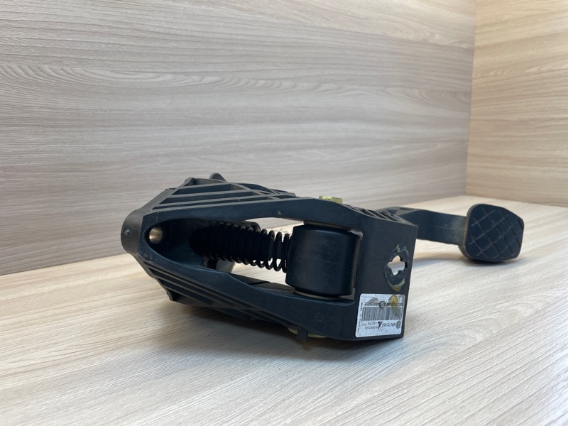 Педаль сцепления