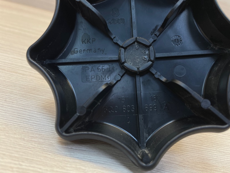 Крепление запасного колеса