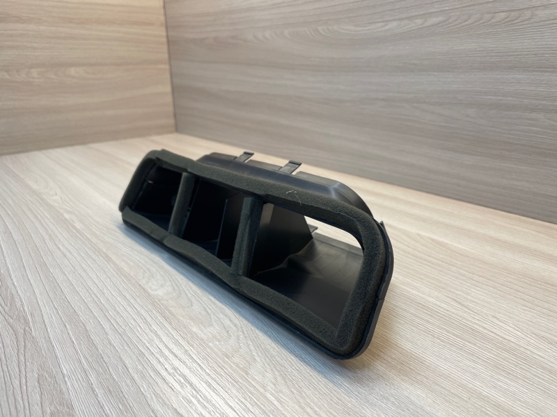 Воздуховод салона