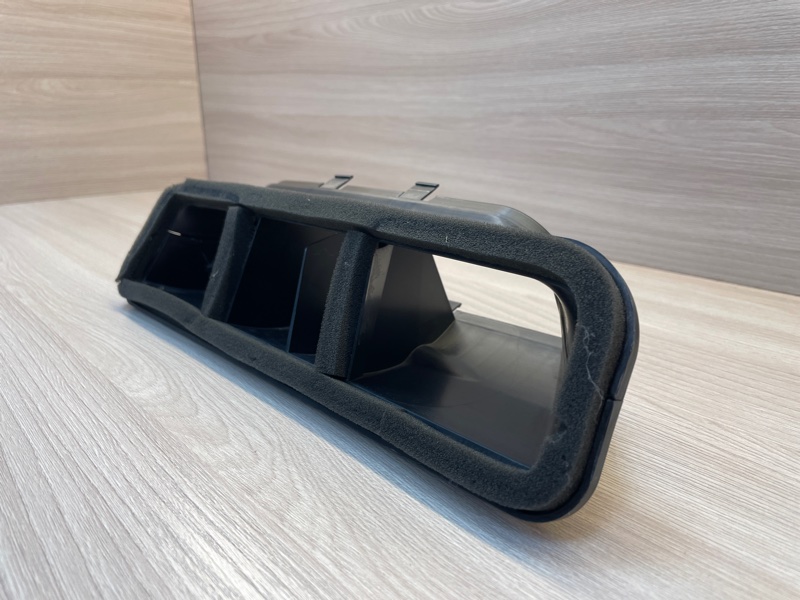 Воздуховод салона