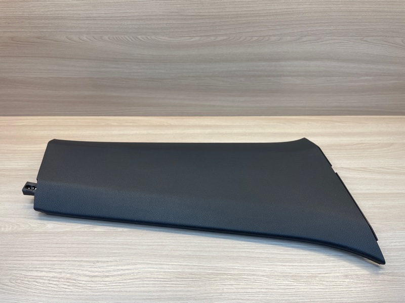 Обшивка средней стойки