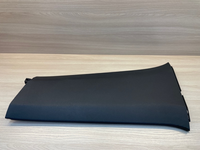 Обшивка средней стойки