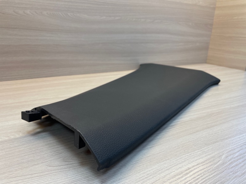 Обшивка средней стойки