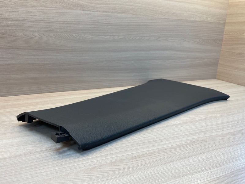 Обшивка средней стойки