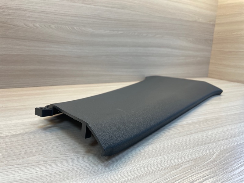 Обшивка средней стойки