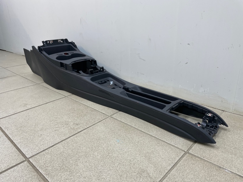 Консоль между сидений