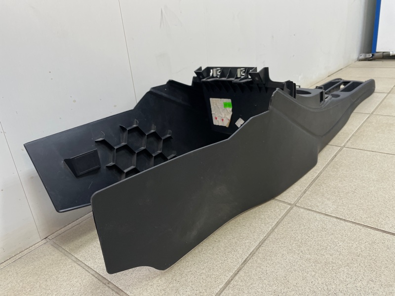 Консоль между сидений