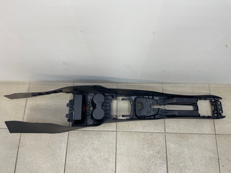 Консоль между сидений