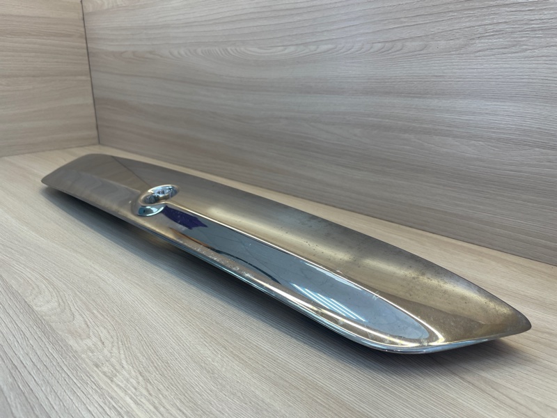 Накладка крышки багажника