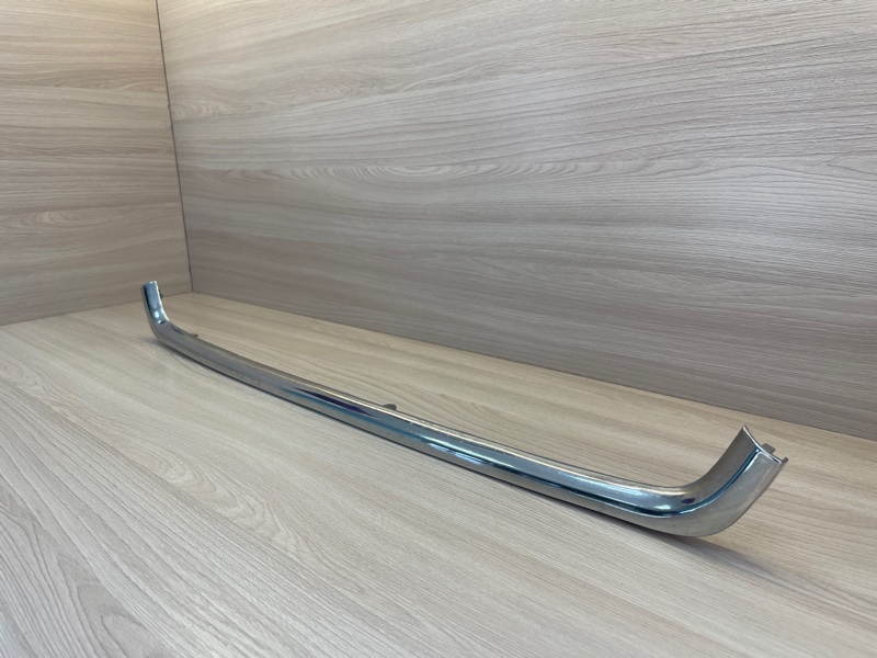 Молдинг решетки радиатора