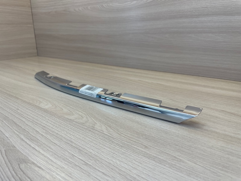 Молдинг решетки радиатора