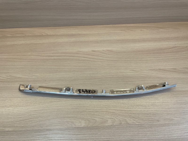 Молдинг решетки радиатора