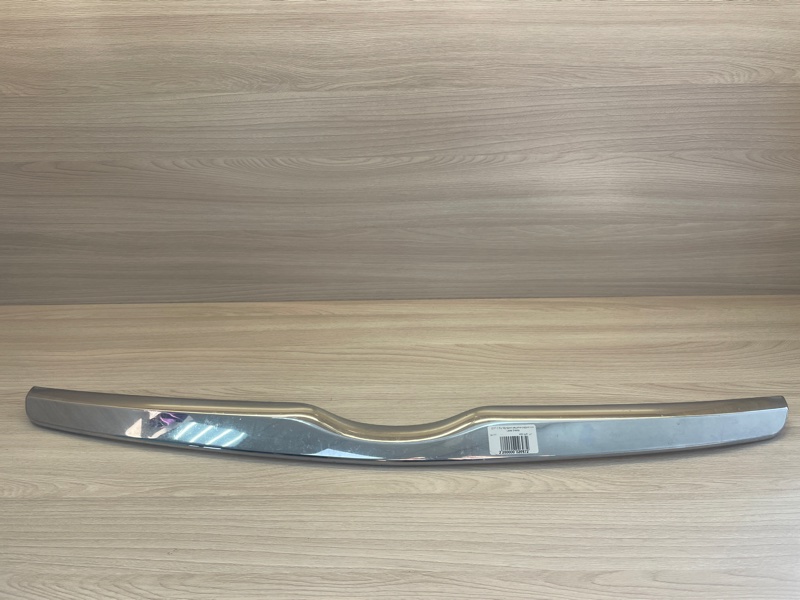 Молдинг решетки радиатора