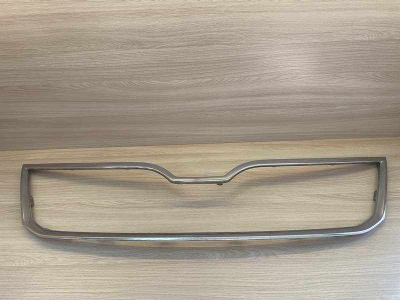 Молдинг решетки радиатора