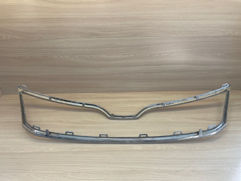 Молдинг решетки радиатора