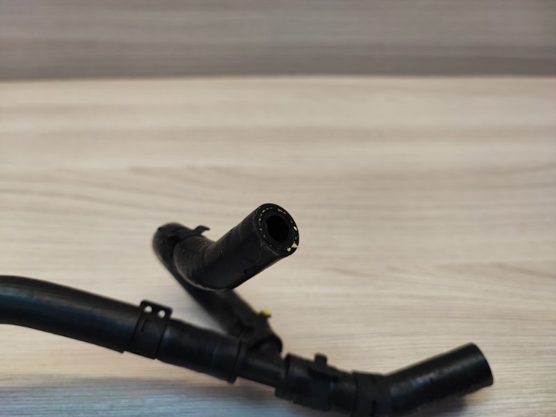 Патрубок радиатора