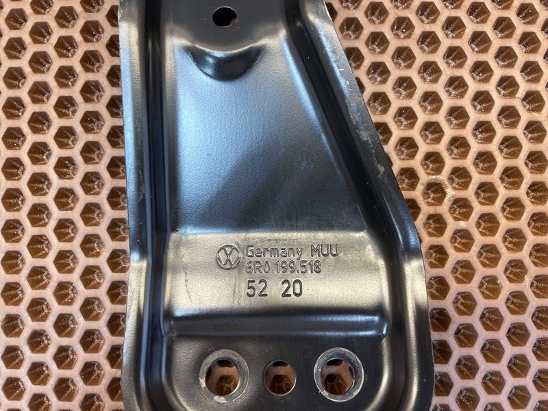 Кронштейн подрамника