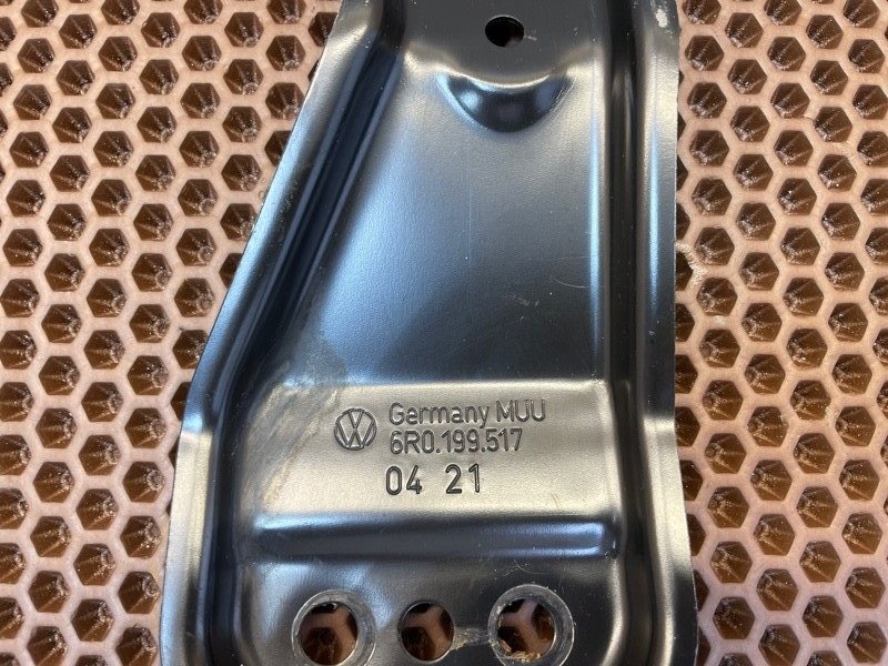 Кронштейн подрамника