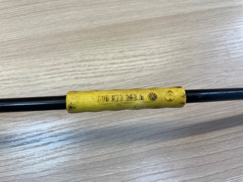 Упор капота