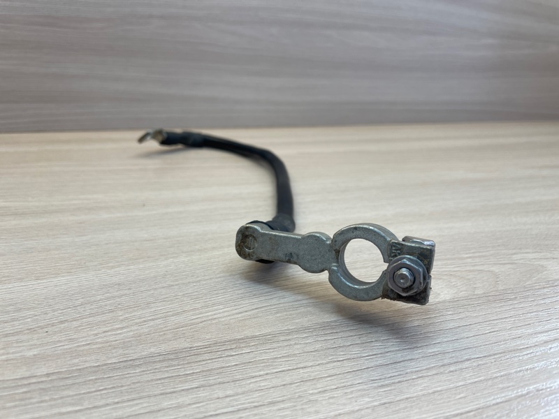 Клемма аккумулятора (минусовая)