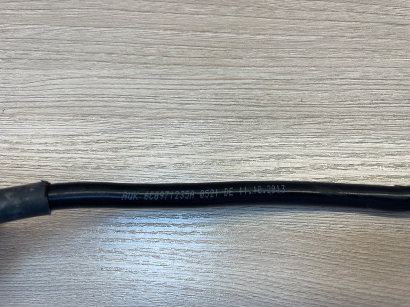 Клемма аккумулятора (минусовая)