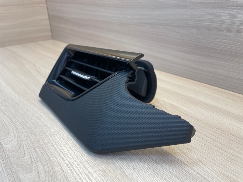 Воздушный дефлектор салона