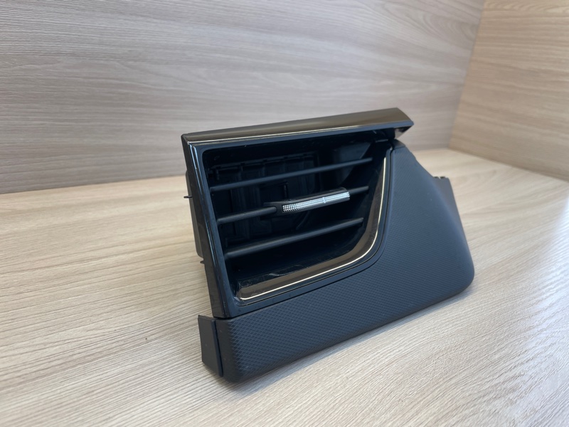 Воздушный дефлектор салона