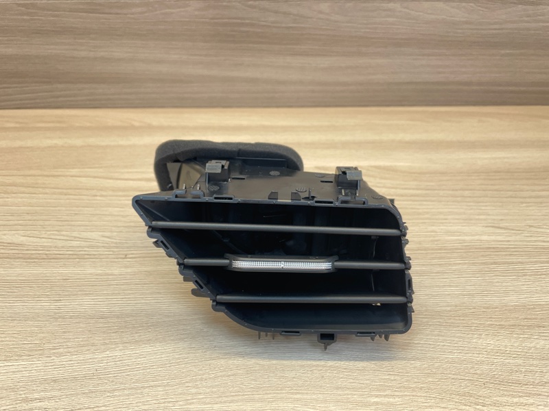 Воздушный дефлектор салона