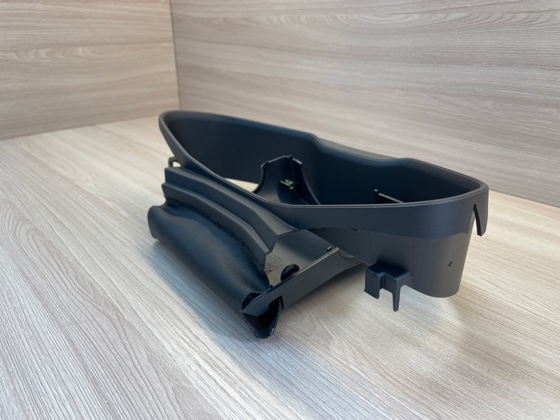 Козырек щитка приборов