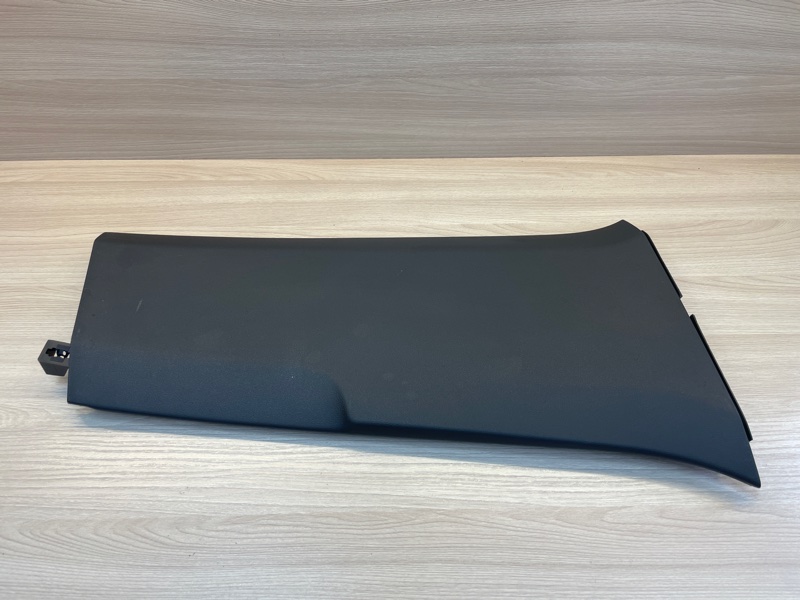 Обшивка средней стойки