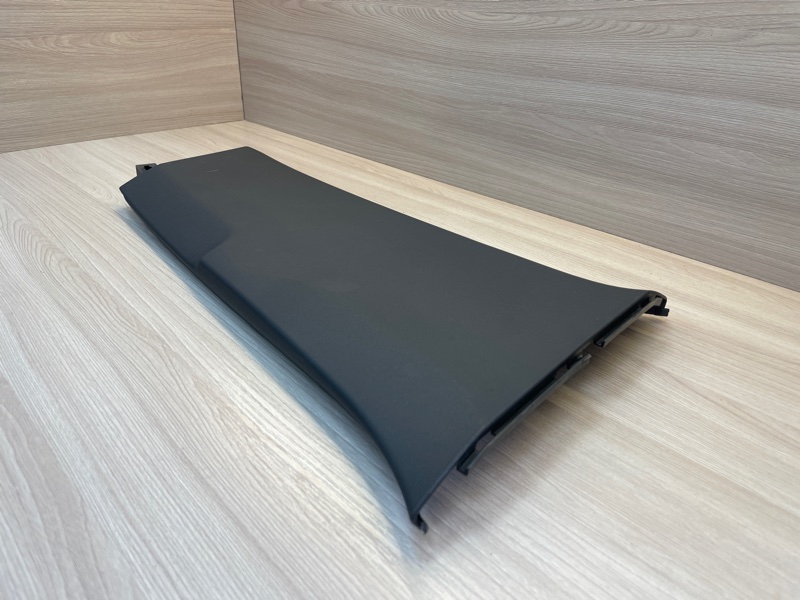 Обшивка средней стойки