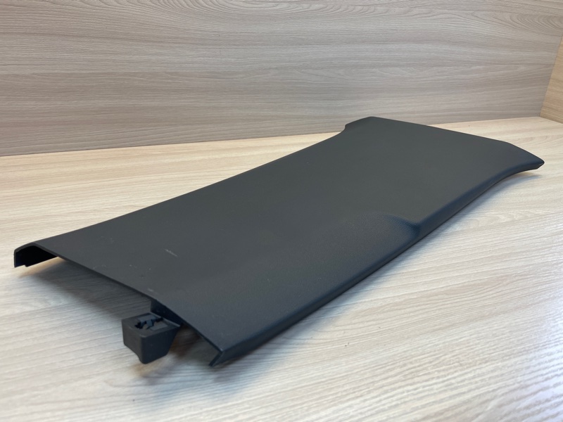 Обшивка средней стойки