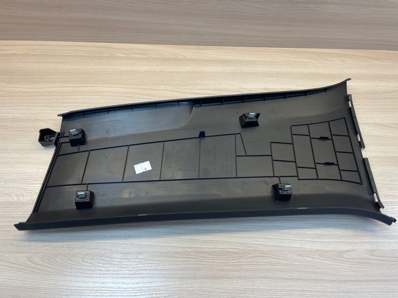 Обшивка средней стойки