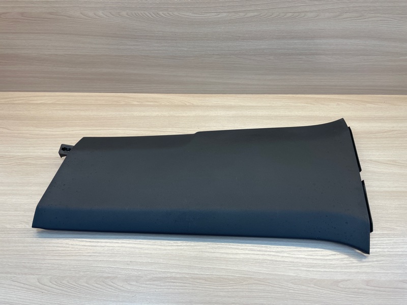 Обшивка средней стойки